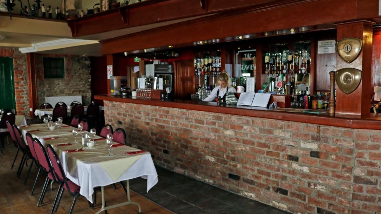 The Seaview Tavern Ballygorman Luaran gambar